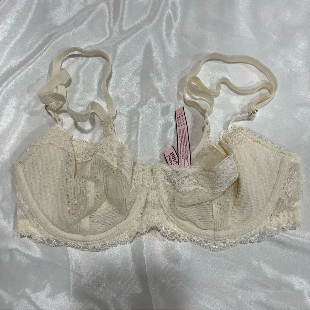 White lace bra